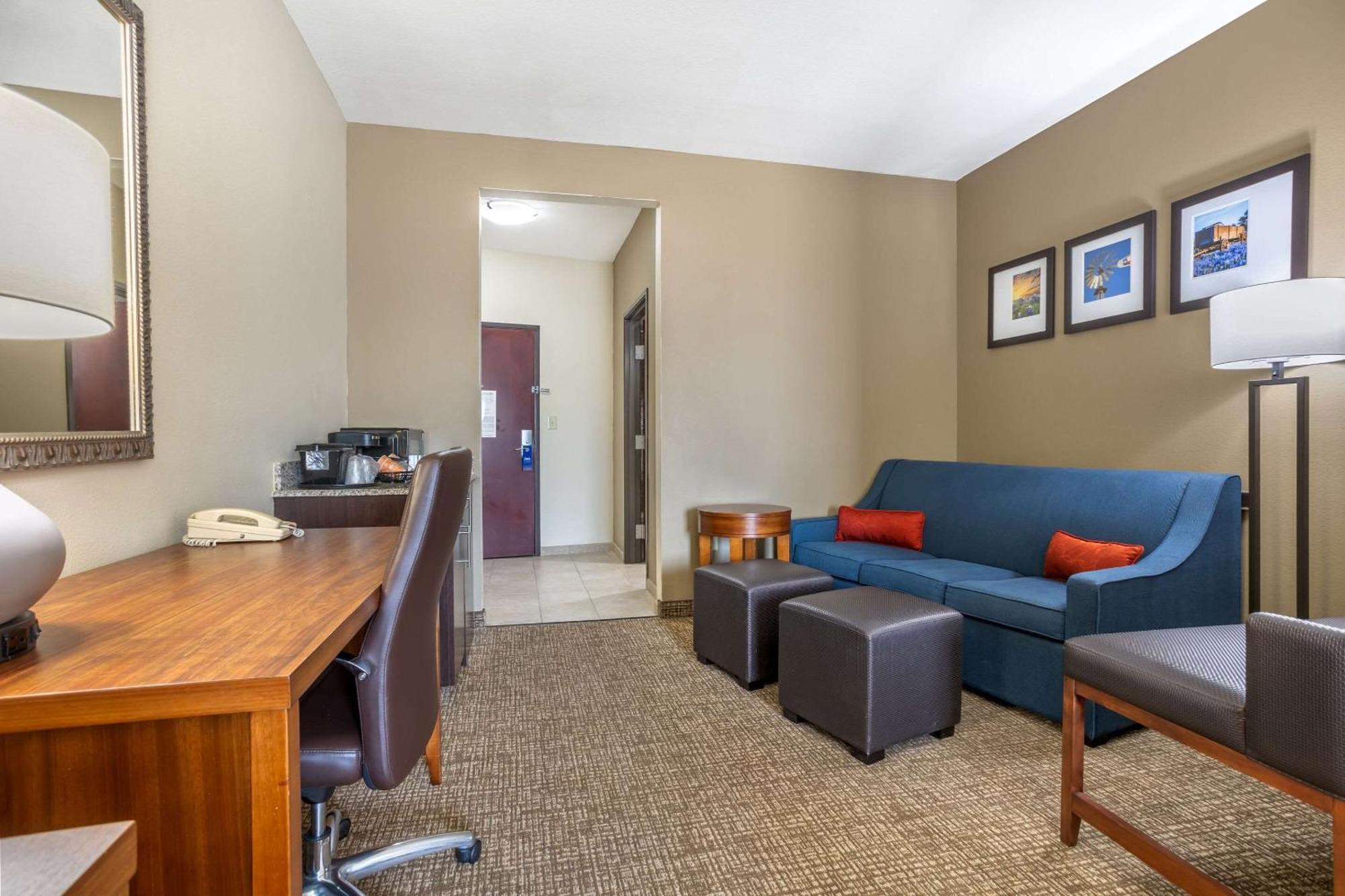 Comfort Suites Old Town Spring Exteriér fotografie