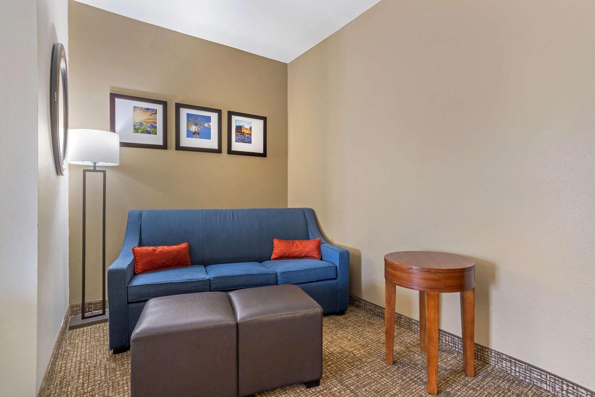 Comfort Suites Old Town Spring Exteriér fotografie